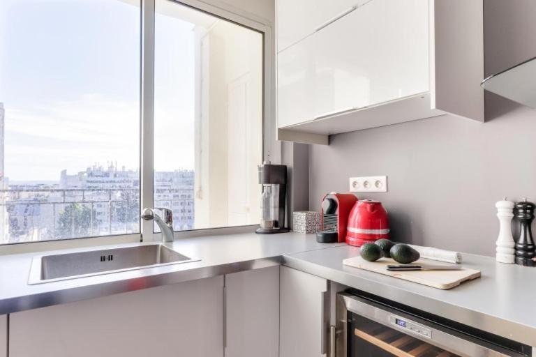 Appartement D'artiste, Terrasse Vue Tour Eiffel Parijs